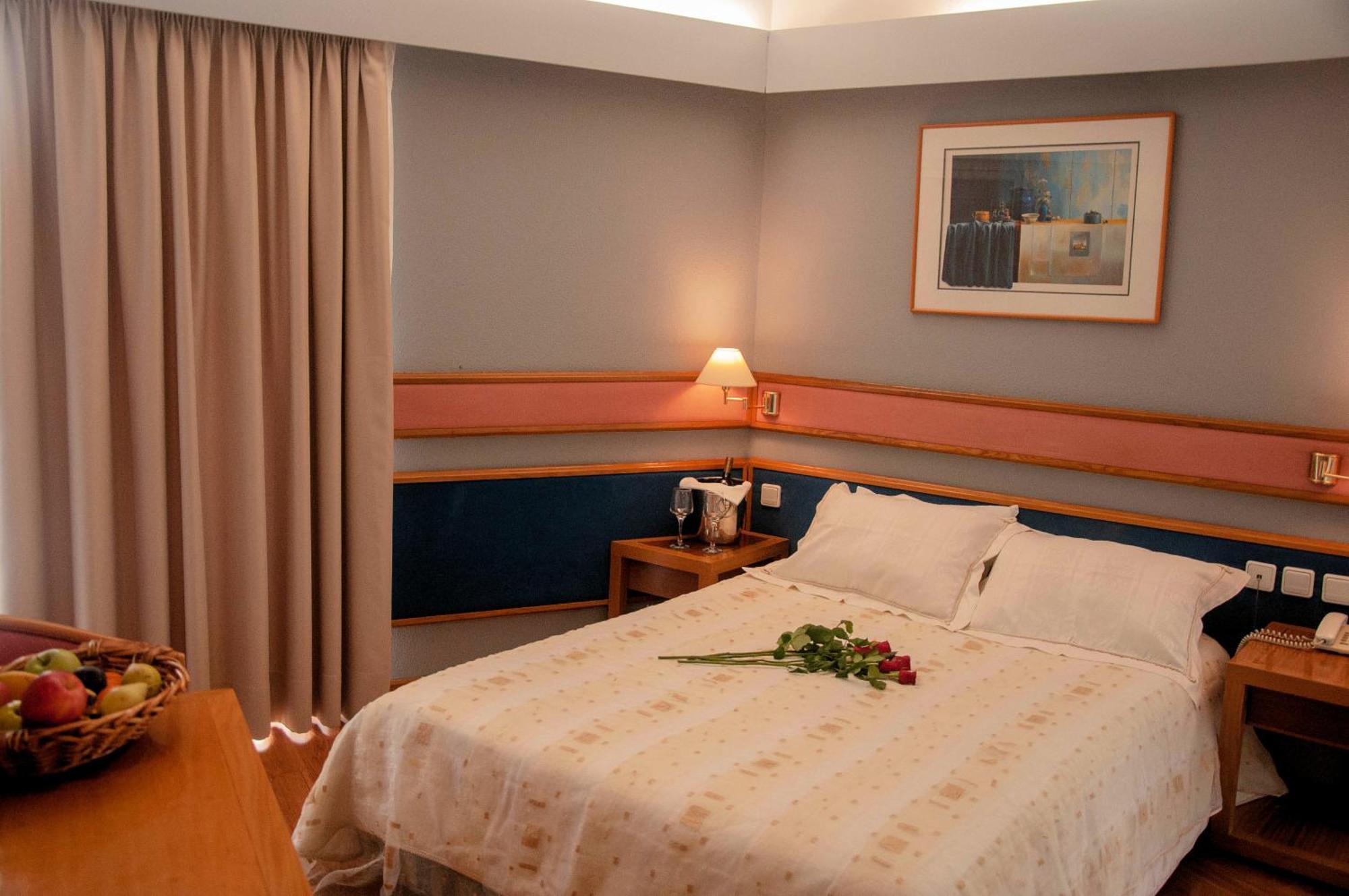 Samaras Hotel