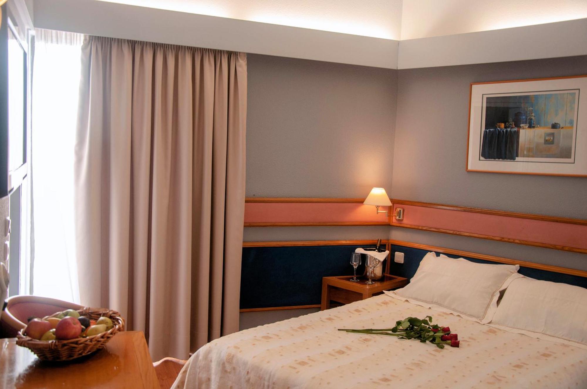 Samaras Hotel